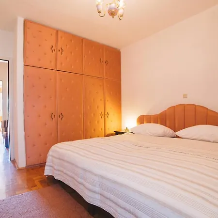Apartament Spacious And Cozy House Bakula