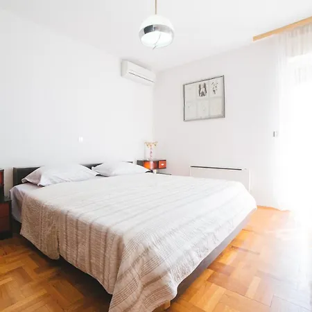 Spacious And Cozy House Bakula 오미스